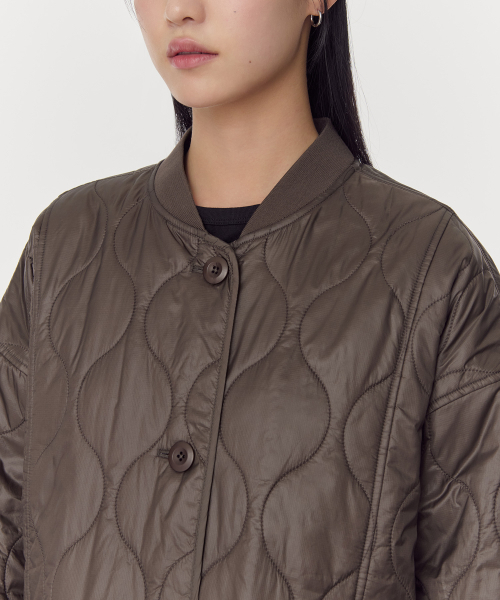 MUSINSA STANDARD WOMAN（ムシンサスタンダードウーマン）の「ウィメンズオーバーサイズオニオンキルティングジャケット[ブラウン]（その他アウター・レディース・その他・SMALL/MEDIUM/X-SMALL/LARGE）」の5枚目の写真