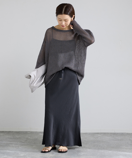 IENA（イエナ）の「アンティークサテン イージースカート（スカート・レディース・ホワイト/ブラウン/ネイビー・34/36/38）」の6枚目の写真