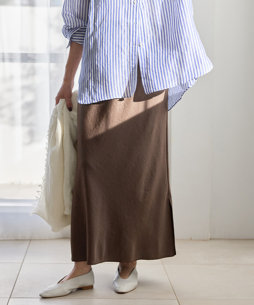 IENA（イエナ）の「アンティークサテン イージースカート（スカート・レディース・ホワイト/ブラウン/ネイビー・34/36/38）」の17枚目の写真