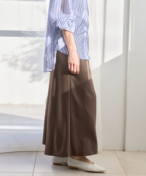 IENA（イエナ）の「アンティークサテン イージースカート（スカート・レディース・ホワイト/ブラウン/ネイビー・34/36/38）」の20枚目の写真
