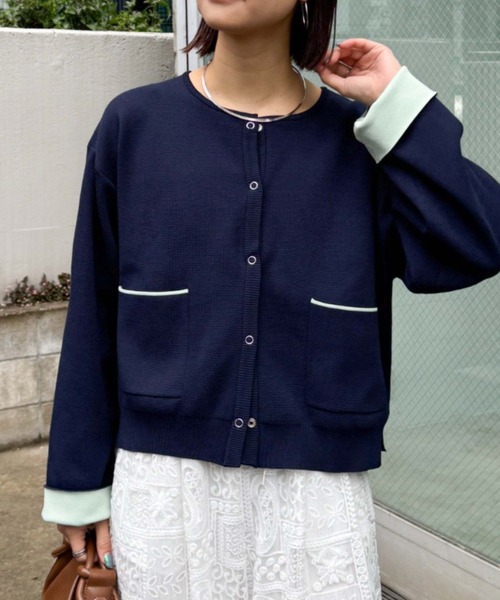 CIAOPANIC TYPY(チャオパニックティピー)の「【UVカット/接触冷感】袖配色ニットスナップカーデ(カーディガン/ボレロ・レディース・ネイビー/ピンク/ベージュ/グレー・ONE SIZE)」の4枚目の写真