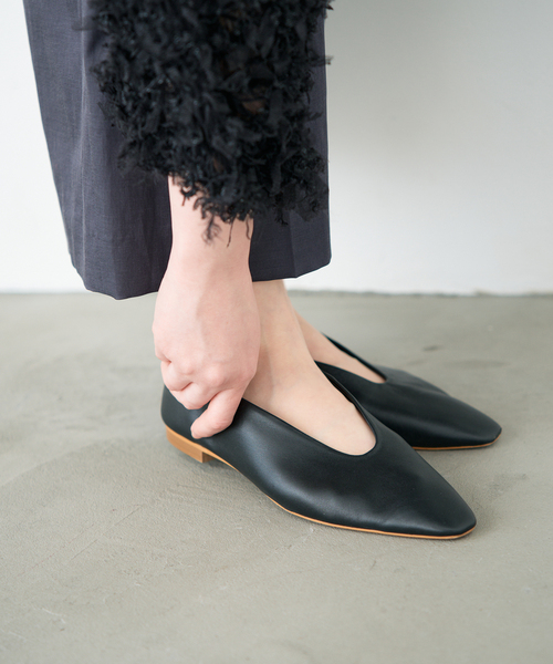 IENA（イエナ）の「《追加》IENA フラットシューズ IE5C-0420（その他シューズ・レディース・ブラック/ホワイト・38/37.5/37/36.5）」の3枚目の写真