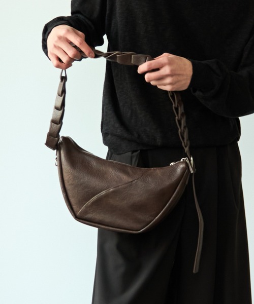 2way slit half moon mini bag / 2wayスリットハーフムーンミニバッグ（ショルダーバッグ）｜SINSS（シンス）