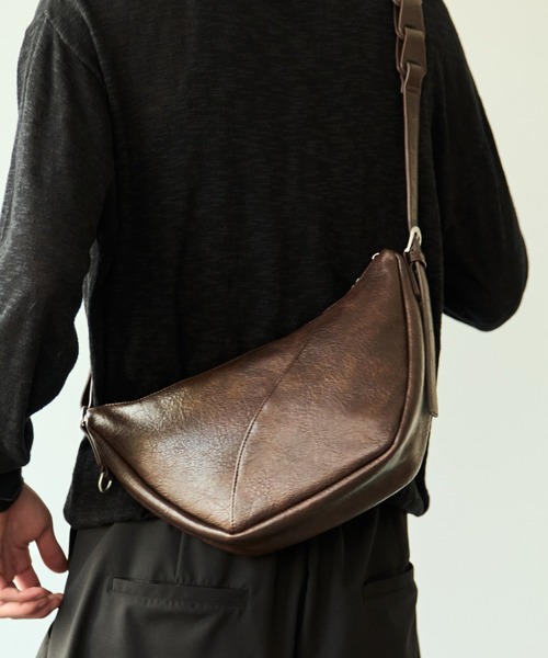 2way slit half moon mini bag / 2wayスリットハーフムーンミニバッグ（ショルダーバッグ）｜SINSS（シンス）
