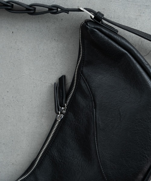 2way slit half moon mini bag / 2wayスリットハーフムーンミニバッグ（ショルダーバッグ）｜SINSS（シンス）