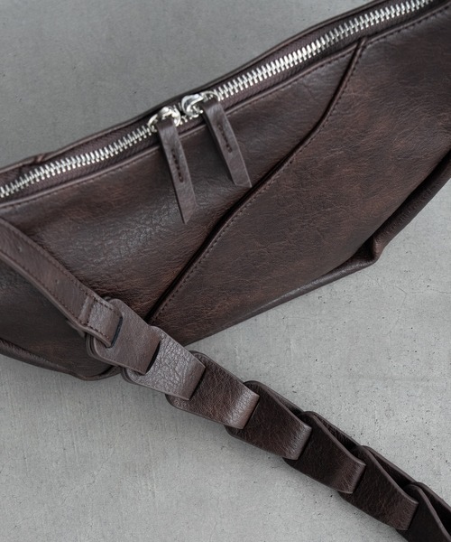 2way slit half moon mini bag / 2wayスリットハーフムーンミニバッグ（ショルダーバッグ）｜SINSS（シンス）