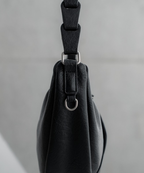 2way slit half moon mini bag / 2wayスリットハーフムーンミニバッグ（ショルダーバッグ）｜SINSS（シンス）