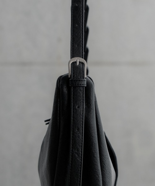 2way slit half moon mini bag / 2wayスリットハーフムーンミニバッグ（ショルダーバッグ）｜SINSS（シンス）