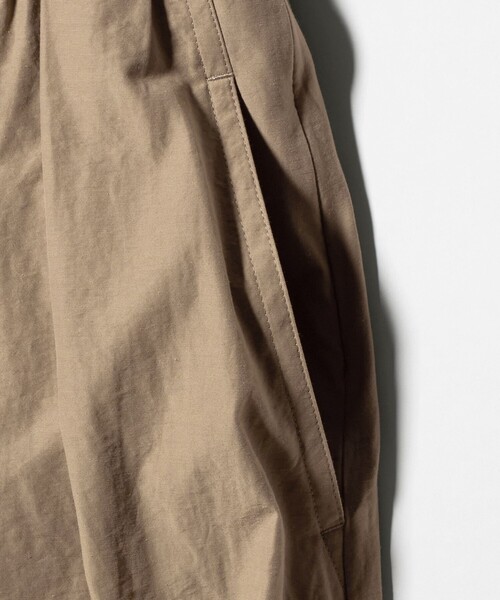 BEAUTY&YOUTH UNITED ARROWS（ビューティーアンドユースユナイテッドアローズ）の「バックホール キャミソール ワンピース ウォッシャブル（ワンピース・レディース・ダークグレー/ベージュ・S/M）」の19枚目の写真