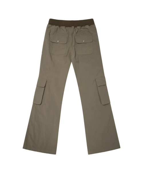 AAKAM(アーカム)の「Flare Cargo Pocket Pants (Khaki)(その他パンツ・レディース・その他・1/2)」の3枚目の写真