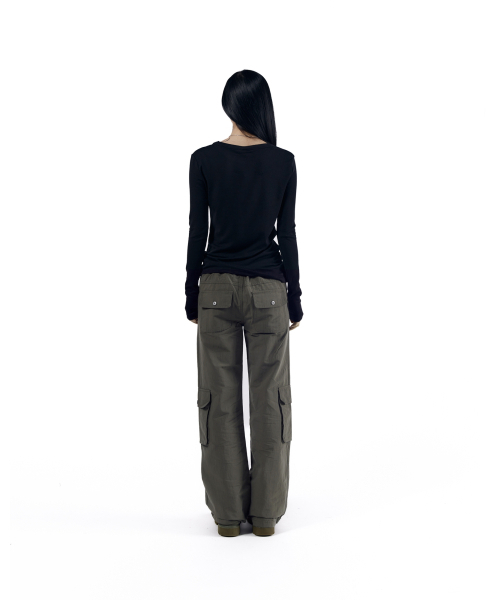 AAKAM(アーカム)の「Flare Cargo Pocket Pants (Khaki)(その他パンツ・レディース・その他・1/2)」の11枚目の写真