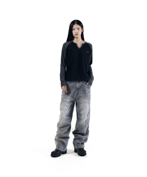 AAKAM(アーカム)の「Slit Raglan Long Sleeve (Black)(Tシャツ/カットソー・レディース・その他・1/2)」の8枚目の写真