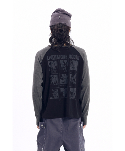 AAKAM(アーカム)の「Slit Raglan Long Sleeve (Black)(Tシャツ/カットソー・レディース・その他・1/2)」の11枚目の写真