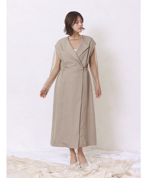 fifth（フィフス）の「【2点SET】シアートップス×ジレワンピース（ワンピース・レディース・グレイッシュベージュ/ブラック・M）」の5枚目の写真
