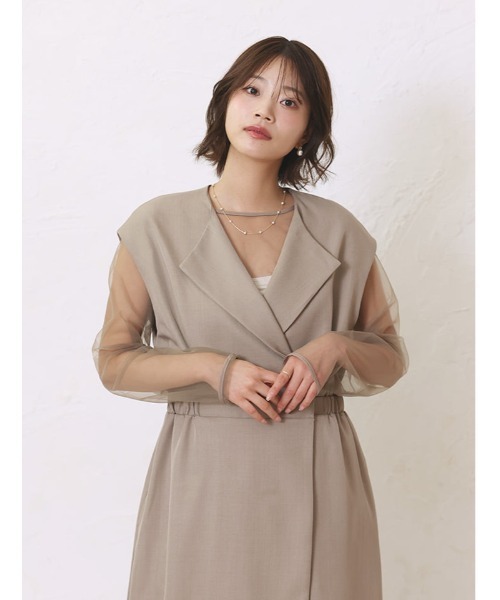 fifth（フィフス）の「【2点SET】シアートップス×ジレワンピース（ワンピース・レディース・グレイッシュベージュ/ブラック・M）」の6枚目の写真