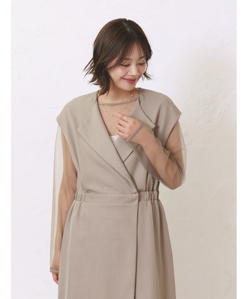 fifth（フィフス）の「【2点SET】シアートップス×ジレワンピース（ワンピース・レディース・グレイッシュベージュ/ブラック・M）」の8枚目の写真