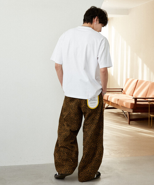 Dickies（ディッキーズ）の「Dickies × PUBLUX/ディッキーズ 別注 バレルパンツ　限定展開（チノパンツ・メンズ・アニマル/ベージュ/ブラック/グレー・L/M/S）」の5枚目の写真