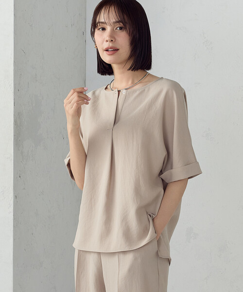 COMME CA ISM(コムサイズム)の「【UVカット・吸汗速乾・接触冷感】kireri ポリエステルストレッチドライツイル Tブラウス/セットアップ対応(シャツ/ブラウス・レディース・ベージュ/ブラック・SMALL/MEDIUM/LARGE)」の7枚目の写真