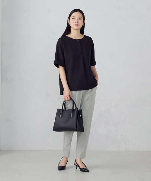 COMME CA ISM(コムサイズム)の「【UVカット・吸汗速乾・接触冷感】kireri ポリエステルストレッチドライツイル Tブラウス/セットアップ対応(シャツ/ブラウス・レディース・ベージュ/ブラック・SMALL/MEDIUM/LARGE)」の8枚目の写真