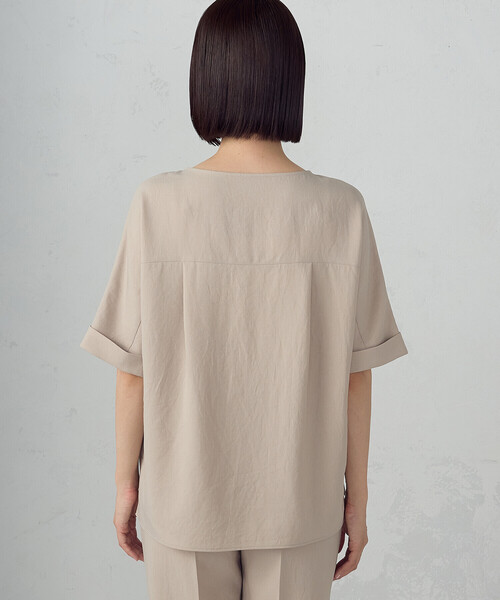 COMME CA ISM(コムサイズム)の「【UVカット・吸汗速乾・接触冷感】kireri ポリエステルストレッチドライツイル Tブラウス/セットアップ対応(シャツ/ブラウス・レディース・ベージュ/ブラック・SMALL/MEDIUM/LARGE)」の14枚目の写真