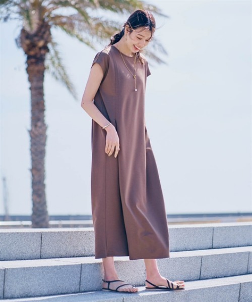 nissen(ニッセン)の「バックタックIラインロングワンピース(ワンピース・レディース・ブラウン/グリーン/ブラック・S/LL/M/L)」の6枚目の写真