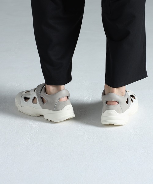 Y-3（ワイスリー）の「Y-3 GSG9 SANDAL（サンダル・メンズ・ホワイト系・22.5cm/23.0cm/23.5cm/24.0cm/24.5cm/25.5cm/26.0cm/26.5cm/27.0cm/27.5cm/28.0cm/28.5cm）」の5枚目の写真