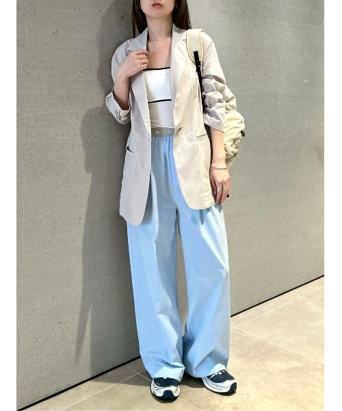 emmi（エミ）の「【Movique】パッカブルジャケット/撥水/UVカット/接触冷感（テーラードジャケット・レディース・ブラック/ライトベージュ・0/1）」の3枚目の写真