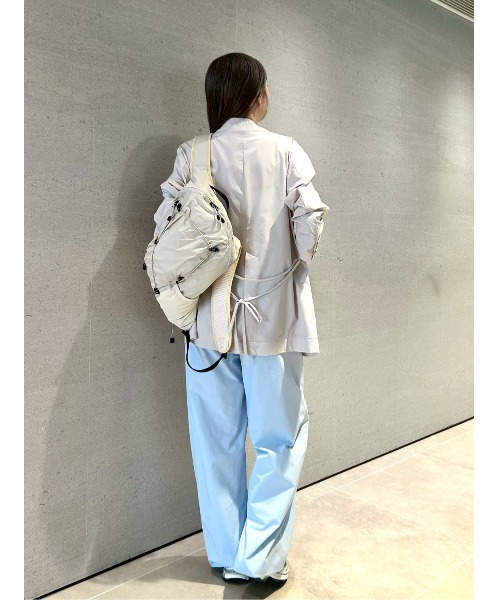 emmi（エミ）の「【Movique】パッカブルジャケット/撥水/UVカット/接触冷感（テーラードジャケット・レディース・ブラック/ライトベージュ・0/1）」の5枚目の写真