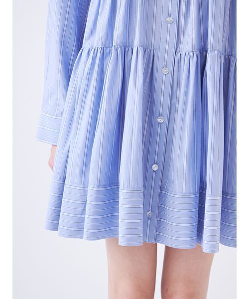 SNIDEL（スナイデル）の「ボリュームティアードミニシャツワンピース（ワンピース・レディース・ブルー/ホワイト/レッド・F）」の12枚目の写真