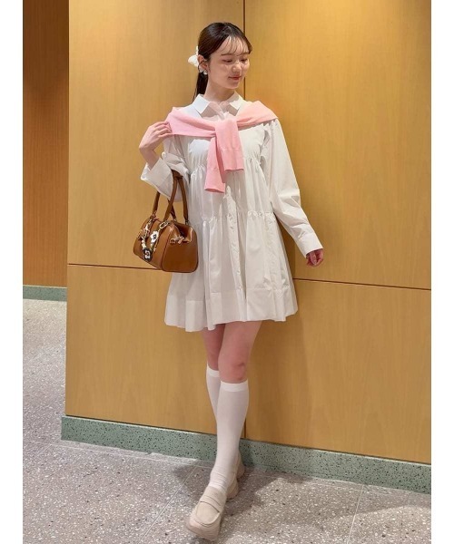 SNIDEL（スナイデル）の「ボリュームティアードミニシャツワンピース（ワンピース・レディース・ブルー/ホワイト/レッド・F）」の22枚目の写真