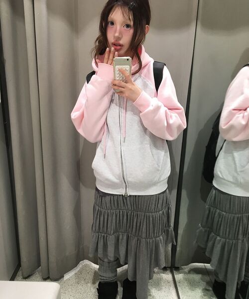 AMESWORLDWIDE（アメスワールドワイド）の「CIRCLE LOGO RAGLAN HOODIE ZIP-UP PINK（パーカー・レディース・その他・LARGE/MEDIUM/SMALL）」の14枚目の写真
