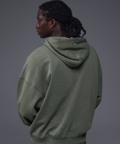 BORN TO WIN（ボーントゥウィン）の「85 PIGMENT SEMI OVER FIT HOODIE [KHAKI]（パーカー・メンズ・その他・1/2/3）」の4枚目の写真