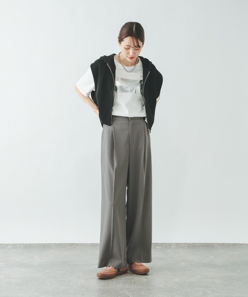 GLOBAL WORK（グローバルワーク）の「リッチクリーンプリントT半袖/636780（Tシャツ/カットソー・レディース・グレー系その他7/ホワイト/ホワイト系2/ダークグレー/ネイビー/ホワイト系その他/ダークブラウン/レッド/ホワイト系1/グレイッシュベージュ/ホワイト系3/チャコールグレー・XX-LARGE/X-LARGE/X-SMALL/LARGE/MEDIUM/SMALL）」の21枚目の写真