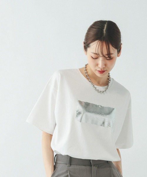 GLOBAL WORK（グローバルワーク）の「リッチクリーンプリントT半袖/636780（Tシャツ/カットソー・レディース・グレー系その他7/ホワイト/ホワイト系2/ダークグレー/ネイビー/ホワイト系その他/ダークブラウン/レッド/ホワイト系1/グレイッシュベージュ/ホワイト系3/チャコールグレー・XX-LARGE/X-LARGE/X-SMALL/LARGE/MEDIUM/SMALL）」の22枚目の写真