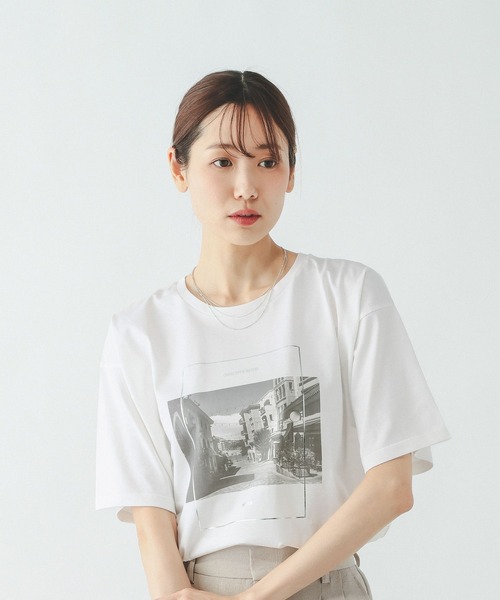 GLOBAL WORK（グローバルワーク）の「リッチクリーンプリントT半袖/636780（Tシャツ/カットソー・レディース・グレー系その他7/ホワイト/ホワイト系2/ダークグレー/ネイビー/ホワイト系その他/ダークブラウン/レッド/ホワイト系1/グレイッシュベージュ/ホワイト系3/チャコールグレー・XX-LARGE/X-LARGE/X-SMALL/LARGE/MEDIUM/SMALL）」の17枚目の写真