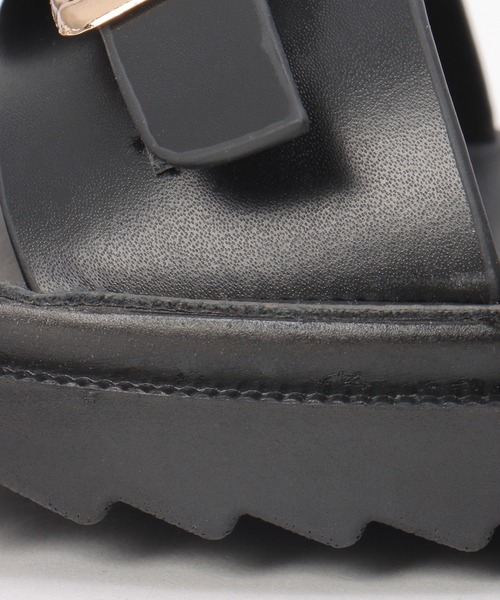 ikka（イッカ）の「軽量ダブルベルトサンダル（サンダル・レディース・ブラウン/ブラック/オフホワイト・M/L）」の7枚目の写真