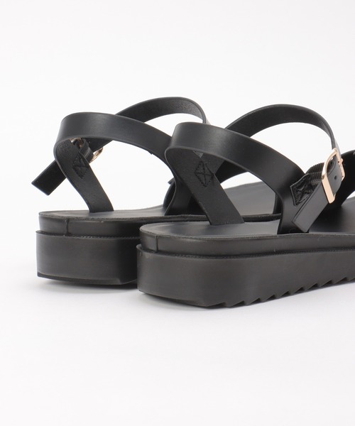 ikka（イッカ）の「軽量ダブルベルトサンダル（サンダル・レディース・ブラウン/ブラック/オフホワイト・M/L）」の12枚目の写真