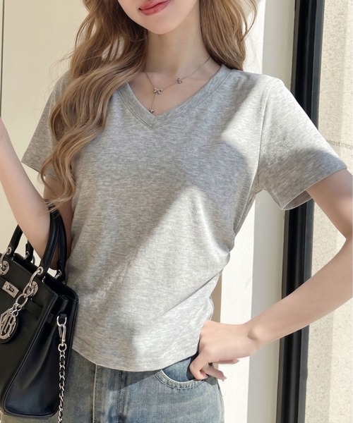 Ada.(エイダ)の「サイドギャザー コンパクト丈 Vネック シンプル トップス(Tシャツ/カットソー・レディース・ブルー/ホワイト/グレー/ブラック・FREE)」の2枚目の写真