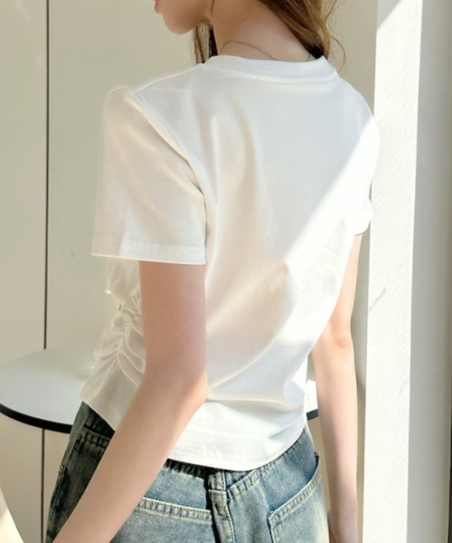 Ada.(エイダ)の「サイドギャザー コンパクト丈 Vネック シンプル トップス(Tシャツ/カットソー・レディース・ブルー/ホワイト/グレー/ブラック・FREE)」の5枚目の写真