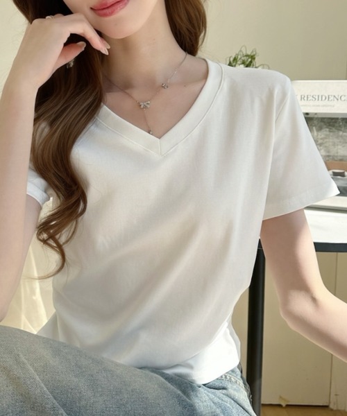 Ada.(エイダ)の「サイドギャザー コンパクト丈 Vネック シンプル トップス(Tシャツ/カットソー・レディース・ブルー/ホワイト/グレー/ブラック・FREE)」の7枚目の写真