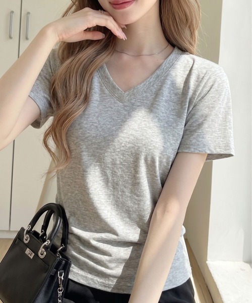 Ada.(エイダ)の「サイドギャザー コンパクト丈 Vネック シンプル トップス(Tシャツ/カットソー・レディース・ブルー/ホワイト/グレー/ブラック・FREE)」の19枚目の写真
