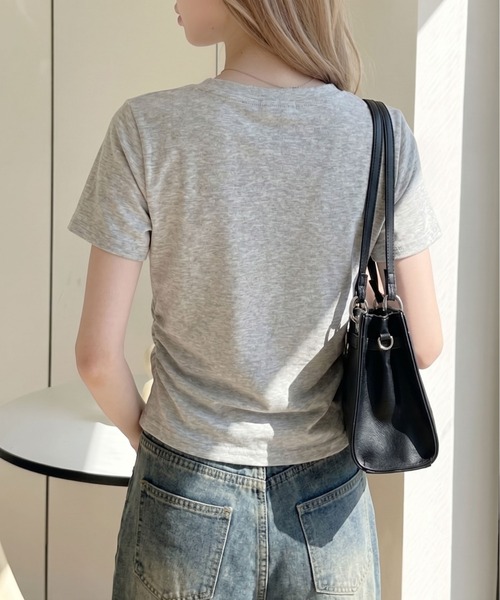 Ada.(エイダ)の「サイドギャザー コンパクト丈 Vネック シンプル トップス(Tシャツ/カットソー・レディース・ブルー/ホワイト/グレー/ブラック・FREE)」の18枚目の写真