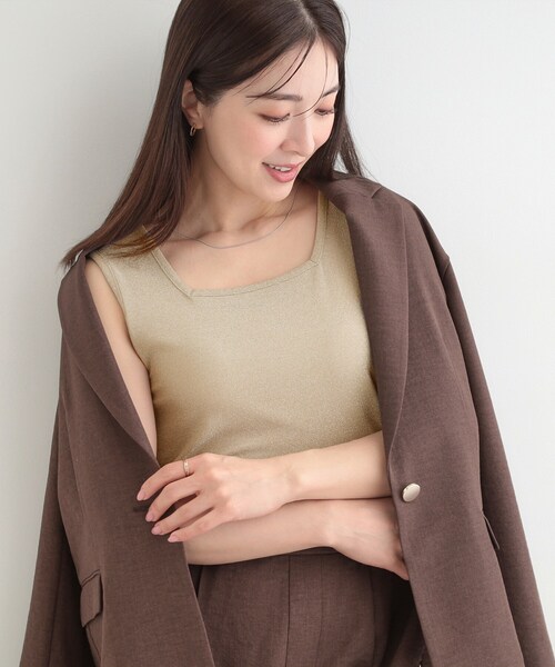 SHOO・LA・RUE（シューラルー）の「【洗える/S-LL】コーデのさりげないアクセントに　きらきらラメタンク（タンクトップ・レディース・ライトグリーン/ブラック/ゴールド/シルバー・01/04/03/02）」の4枚目の写真