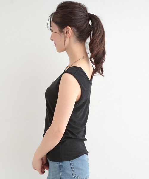 SHOO・LA・RUE（シューラルー）の「【洗える/S-LL】コーデのさりげないアクセントに　きらきらラメタンク（タンクトップ・レディース・ライトグリーン/ブラック/ゴールド/シルバー・01/04/03/02）」の13枚目の写真