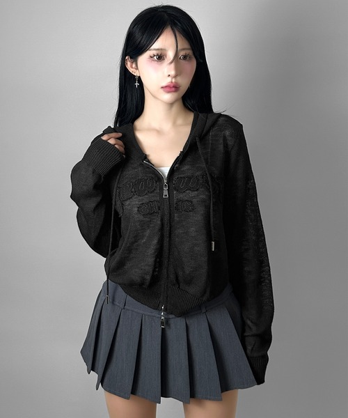 FOLLOWIN(フォロウィン)の「4color/ロゴ刺繍ニットジップフーディカーディガン【冷房/UV対策/羽織にぴったり】(カーディガン/ボレロ・レディース・ホワイト/ブラック/アイボリー/グレー・FREE)」の14枚目の写真