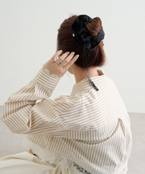 mystic(ミスティック)の「フラワー刺繍シュシュ(シュシュ・レディース・オフホワイト/ブラック・ONE SIZE)」の12枚目の写真