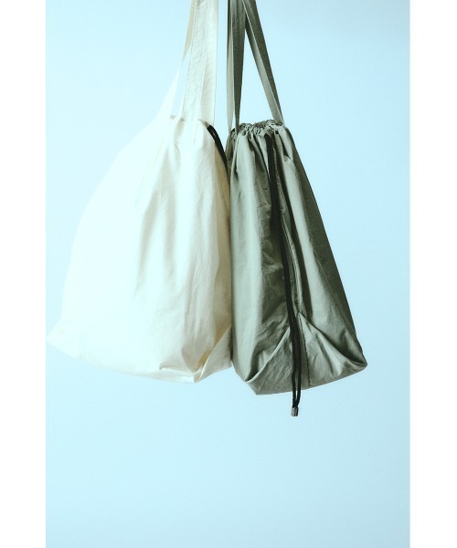 RIM.ARK（リムアーク）の「【PRE ORDER】Vacation medium bag バケーション ミディアム バッグ（ショルダーバッグ・レディース・ブラック/ホワイト/ライトグリーン・FREE）」の2枚目の写真