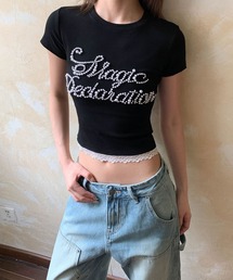 パールビジューロゴ クロップド丈 裾レースTシャツ