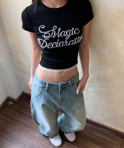 meJane（ミージェーン）の「パールビジューロゴ クロップド丈 裾レースTシャツ（Tシャツ/カットソー・レディース・グレー/ブラック・FREE）」の7枚目の写真