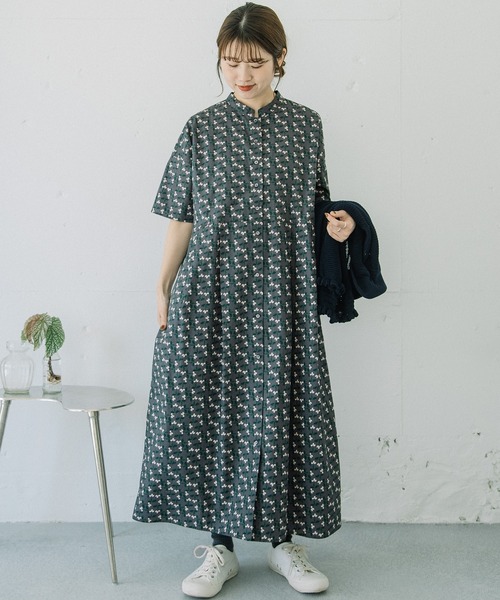 POU DOU DOU(プードゥドゥ)の「すみれプリントシャツワンピース(ワンピース・レディース・ダークグレー/ベージュ・3)」の1枚目の写真